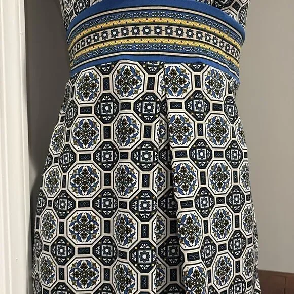 Max Studio Empire Dress V Neck Medallion  Size XS - Picture 4 of 13